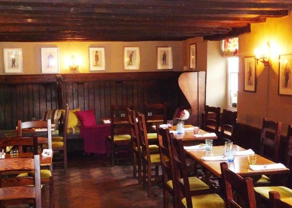 The George Inn Lower Brailes Buitenkant foto